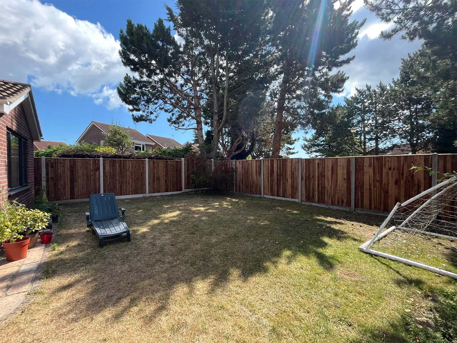 Professional fence and gate installation for Norwich home